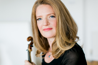 Rachel Podger (photo Theresa Pewal)
