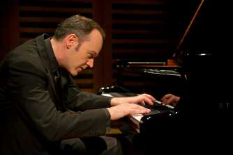 Leon McCawley performing on the piano