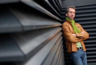 cellist Robert Cohen