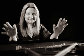 Jasmina Kulaglich pianist