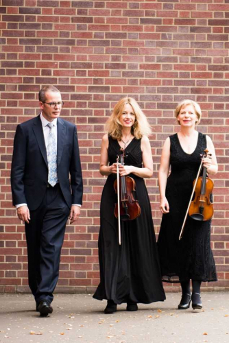 The Aeneas Ensemble, London: Jon Booth, piano, Julia Dräger, violin, Sylvia Eisermann, violin