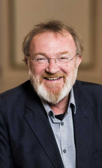 Portrait of Martyn Brabbins (credit: Ben Ealovega)