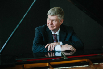 Ian Hobson. Photo Credit: Tatiana Daubek