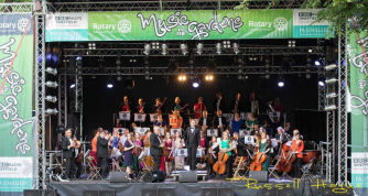 Clara, Gustav, and the Chevalier