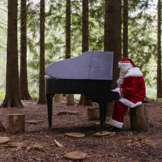 Santa Piano