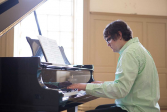 Svyatoslav Antipov – Piano