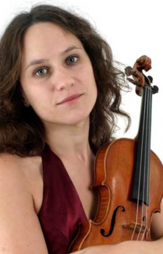 Alexandra Wood – violin / director