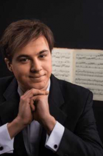 Dmitrii Kalashnikov – Piano