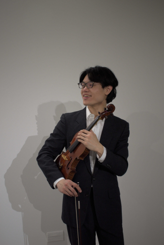 Colin Chow (violin)