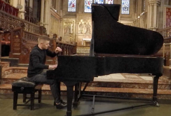 Paul Mnatsakanov on Piano