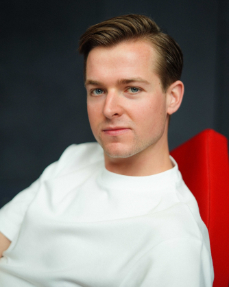 Sebastian Hill - tenor