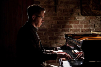 Jonathan Delbridge – piano