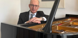 Louis Demetrius Alvanis plays Beethoven